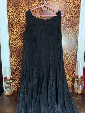Simon Chang Black Lace-Panel A-Line Maxi dress